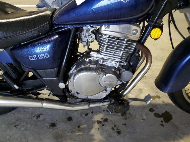 VTTNJ48A032101472 - 2003 SUZUKI GZ250 BLUE photo 7