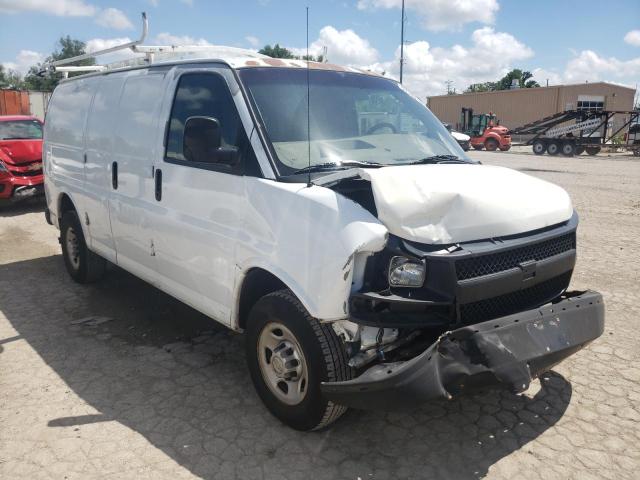 1GCGG25C881146001 - 2008 CHEVROLET EXPRESS G2 WHITE photo 4