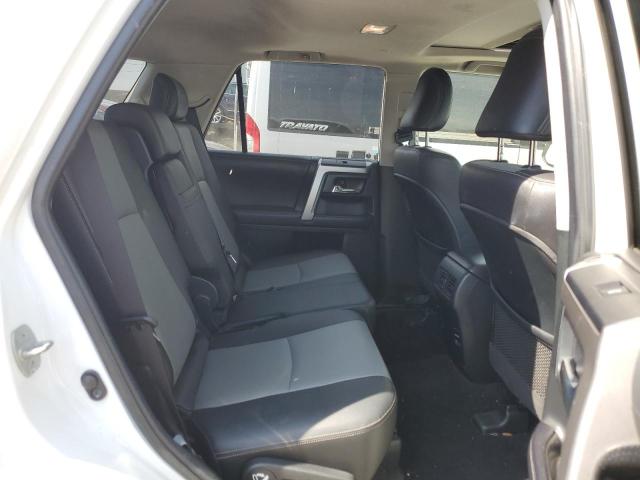 JTEBU5JR0H5438633 - 2017 TOYOTA 4RUNNER SR5/SR5 PREMIUM 白色 照片 11