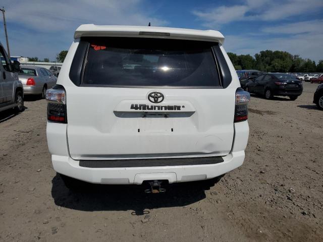 JTEBU5JR0H5438633 - 2017 TOYOTA 4RUNNER SR5/SR5 PREMIUM WHITE photo 6