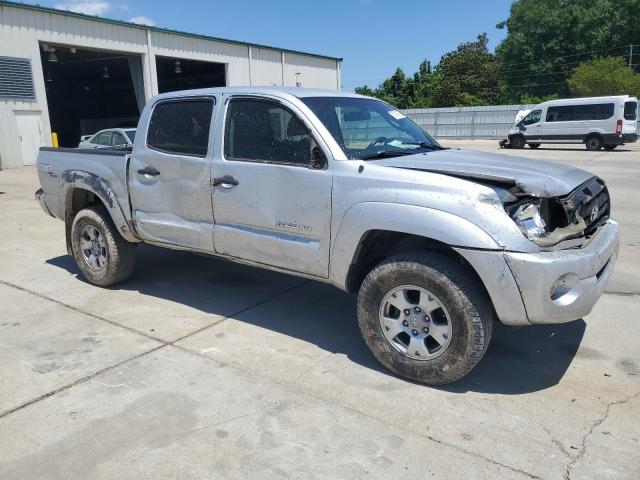 3TMJU62N47M042716 - 2007 TOYOTA TACOMA DOUBLE CAB PRERUNNER SILVER photo 4