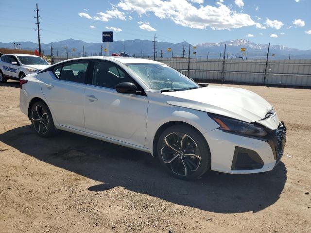 1N4BL4CW6PN348332 - 2023 NISSAN ALTIMA SR WHITE photo 4