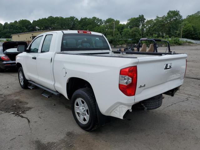 5TFUM5F17HX072965 - 2017 TOYOTA TUNDRA DOUBLE CAB SR/SR5 WHITE photo 2