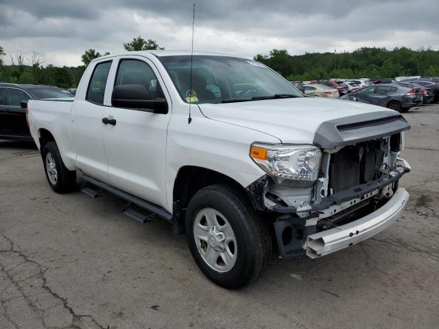 5TFUM5F17HX072965 - 2017 TOYOTA TUNDRA DOUBLE CAB SR/SR5 WHITE photo 4
