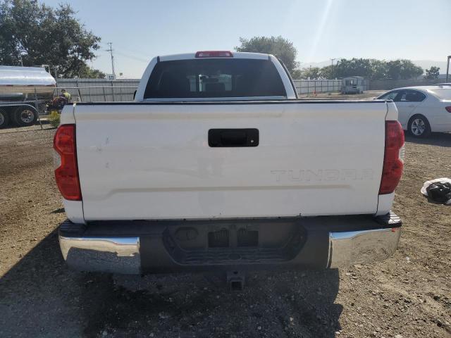5TFRY5F12HX218683 - 2017 TOYOTA TUNDRA DOUBLE CAB SR/SR5 WHITE photo 6