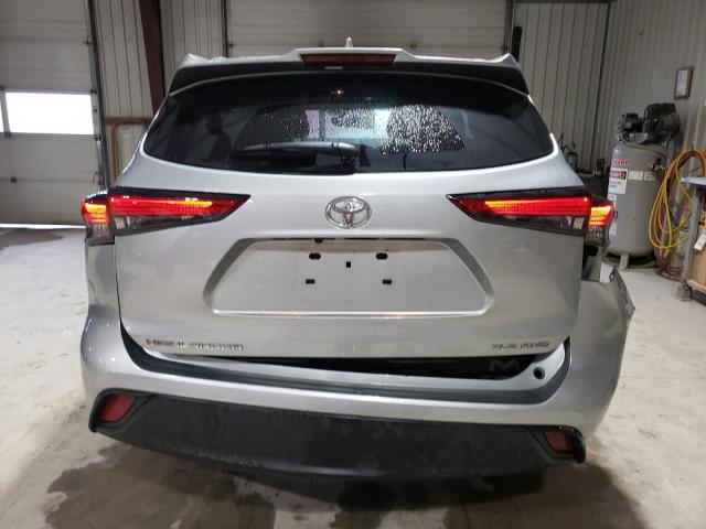 5TDGZRBH6NS163543 - 2022 TOYOTA HIGHLANDER XLE 银色 照片 6