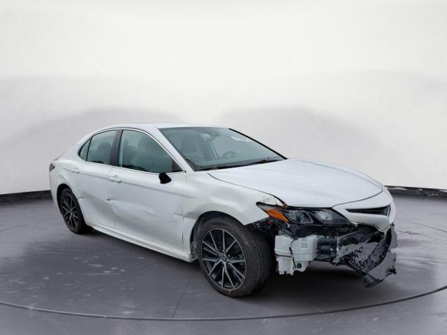 4T1G11AK5MU524529 - 2021 TOYOTA CAMRY SE WHITE photo 4