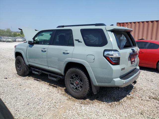 JTERU5JR9P6151136 - 2023 TOYOTA 4RUNNER SE GRAY photo 2