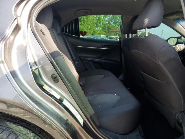 4T1B11HK5JU562872 - 2018 TOYOTA CAMRY L GRAY photo 10