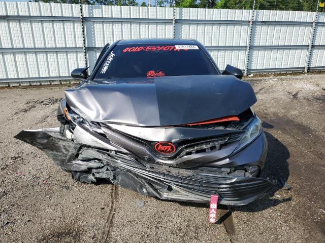 4T1B11HK5JU562872 - 2018 TOYOTA CAMRY L GRAY photo 5