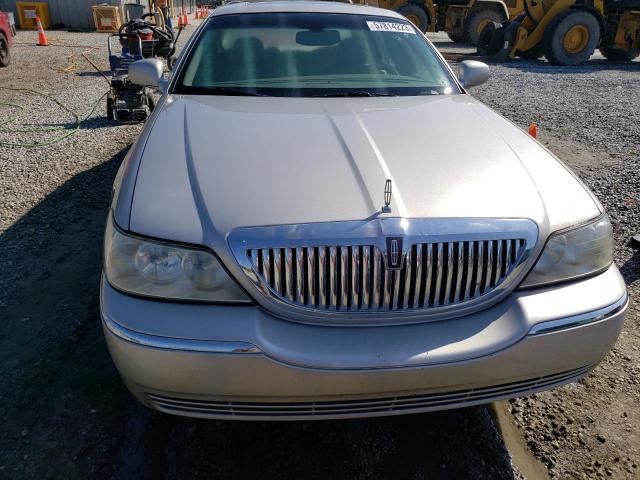 1LNHM83W34Y624108 - 2004 LINCOLN TOWN CAR ULTIMATE SILVER photo 5