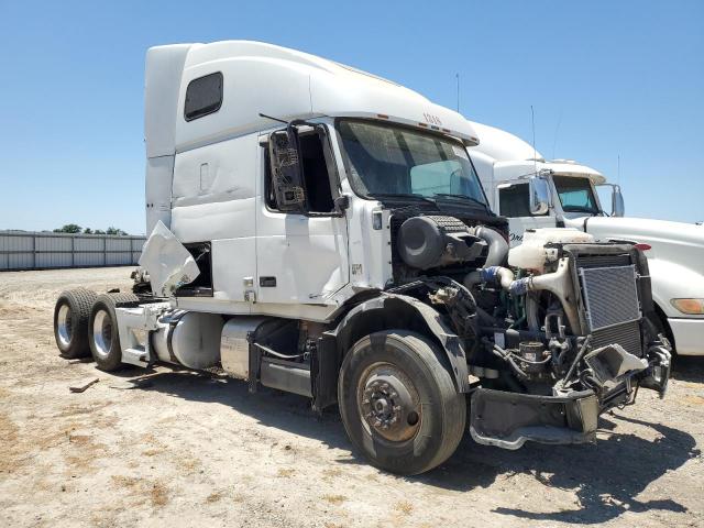 4V4NC9EH6FN908159 - 2015 VOLVO VN VNL WHITE photo 1