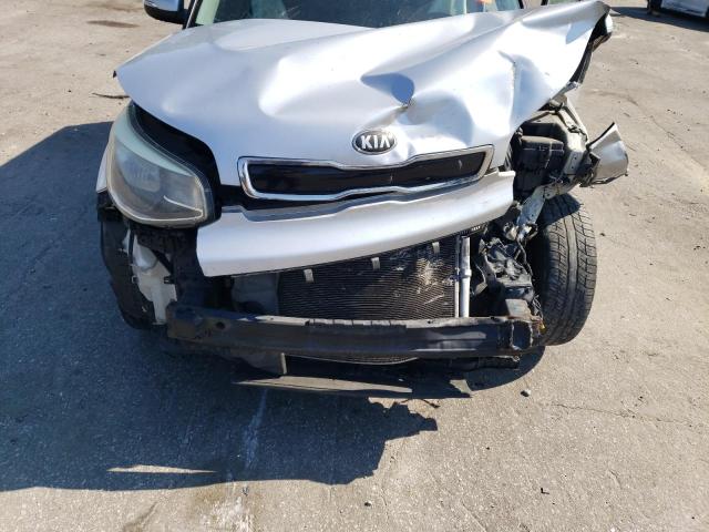 KNDJP3A52E7720491 - 2014 KIA SOUL + SILVER photo 12