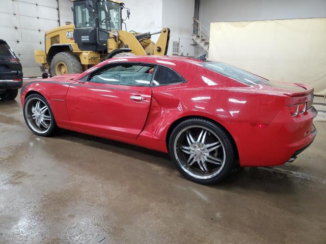 2G1FE1ED9B9189505 - 2011 CHEVROLET CAMARO LS RED photo 2