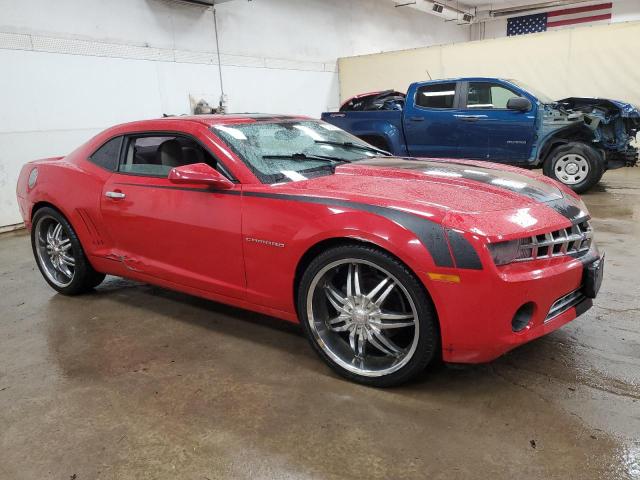 2G1FE1ED9B9189505 - 2011 CHEVROLET CAMARO LS RED photo 4