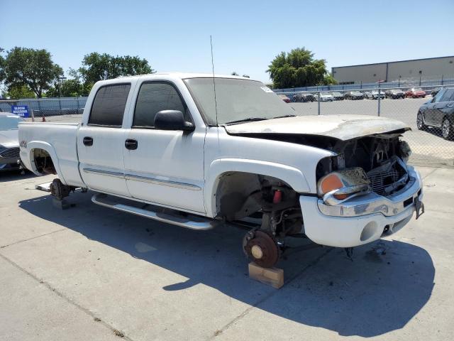 1GTGK13U93F149196 - 2003 GMC SIERRA K1500 HEAVY DUTY WHITE photo 4