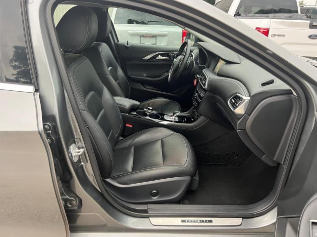 SJKCH5CR4HA022437 - 2017 INFINITI QX30 BASE GRAY photo 7