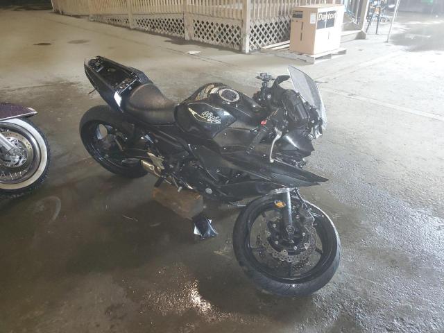 JKAEXEJ15HDA00289 - 2017 KAWASAKI EX650 J შავი ფოტო 4