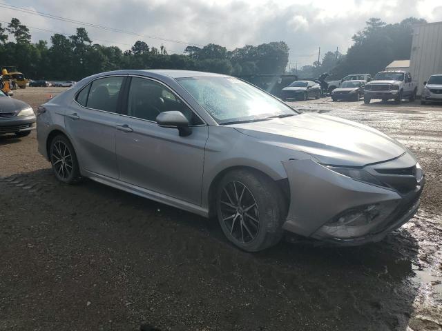 4T1G11AK1PU724540 - 2023 TOYOTA CAMRY SE NIGHT SHADE SILVER photo 4