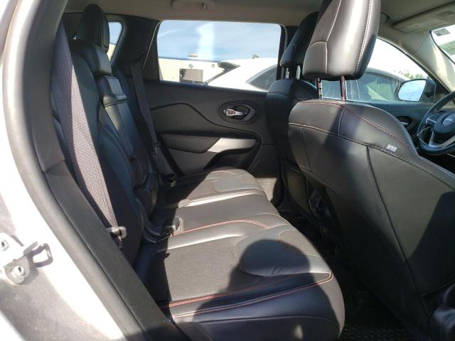 1C4PJMBX3JD585938 - 2018 JEEP CHEROKEE TRAILHAWK SILVER photo 11