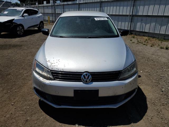 3VW1K7AJ1BM336610 - 2011 VOLKSWAGEN JETTA BASE فضي صورة 5