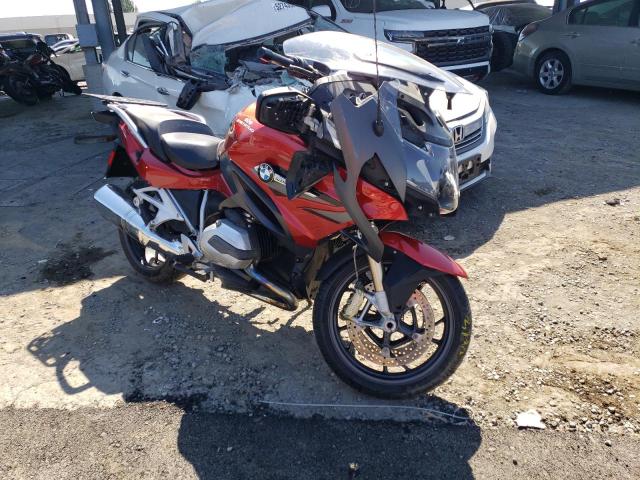 WB10A1302JZ467798 - 2018 BMW R1200 RT BURGUNDY photo 1