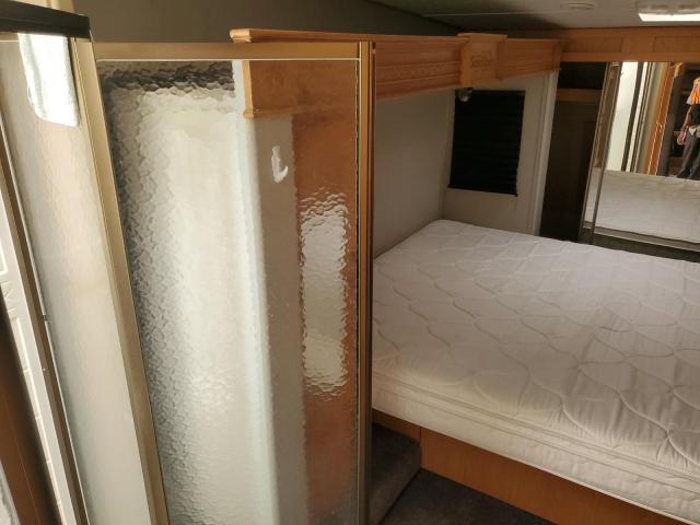 4X4FSAH248J022695 - 2008 FOREST RIVER SANDPIPER 325RGT 白色 照片 8