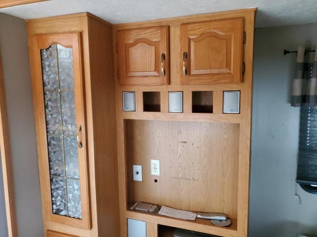 4X4FSAH248J022695 - 2008 FOREST RIVER SANDPIPER 325RGT 白色 照片 9