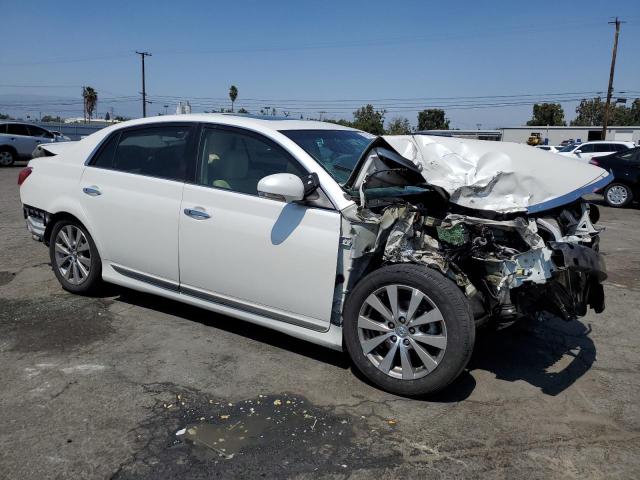 4T1BK3DB4BU432372 - 2011 TOYOTA AVALON BASE WHITE photo 4