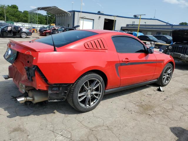1ZVBP8AM1B5121594 - 2011 FORD MUSTANG RED photo 3