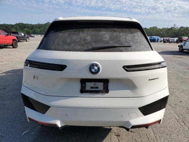 WB523CF00RCR19934 - 2024 BMW IX XDRIVE50 WHITE photo 6