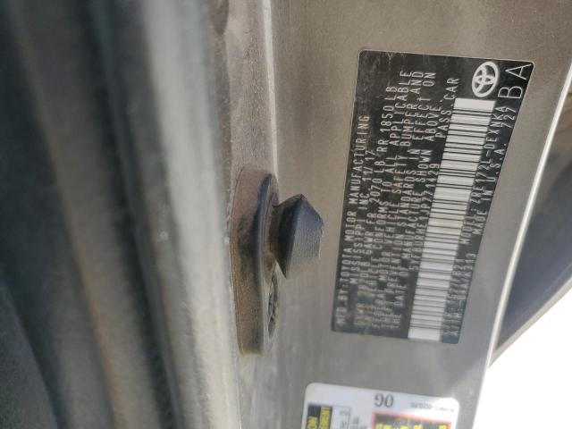 5YFBURHE1JP771429 - 2018 TOYOTA COROLLA L 棕色 照片 12