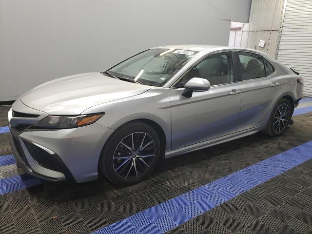 4T1G11AK9RU871336 - 2024 TOYOTA CAMRY SE NIGHT SHADE SILVER photo 1