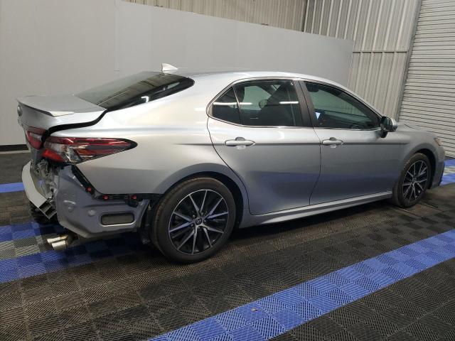 4T1G11AK9RU871336 - 2024 TOYOTA CAMRY SE NIGHT SHADE SILVER photo 3