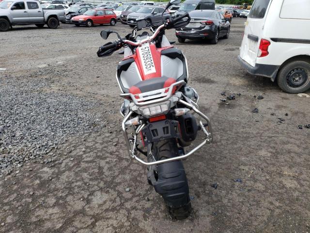 WB10A1208HZ897637 - 2017 BMW R1200 GS ADVENTURE RED photo 4