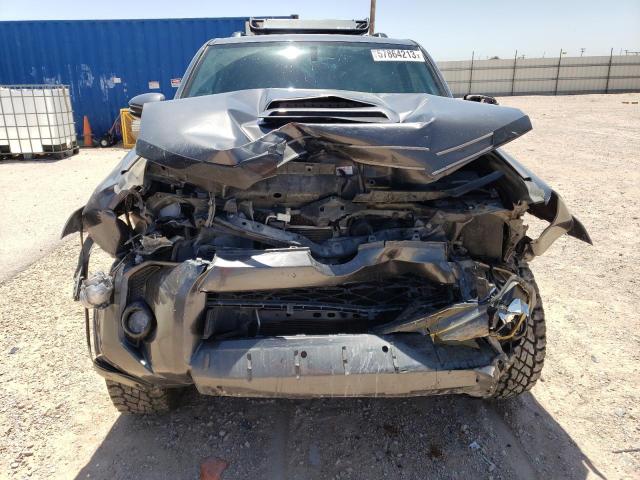 JTEBU5JR0J5609242 - 2018 TOYOTA 4RUNNER SR5/SR5 PREMIUM 灰色 照片 5