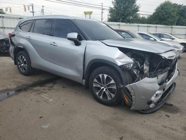5TDGZRBH9MS128882 - 2021 TOYOTA HIGHLANDER XLE SILVER photo 4