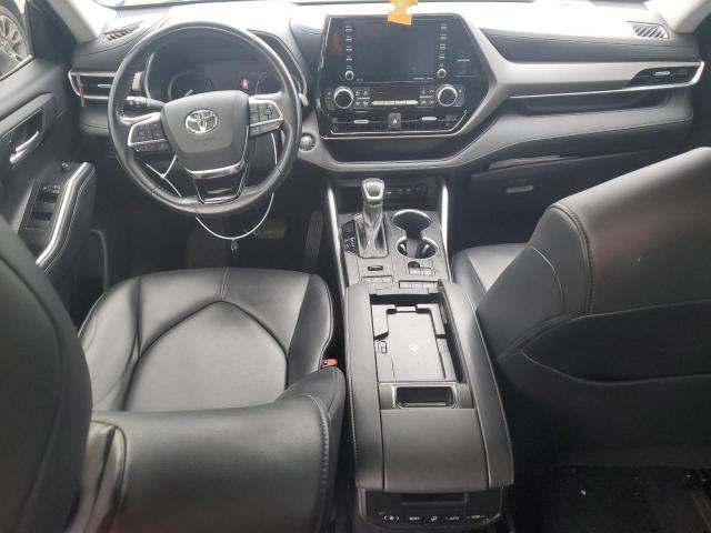 5TDGZRBH9MS128882 - 2021 TOYOTA HIGHLANDER XLE SILVER photo 8