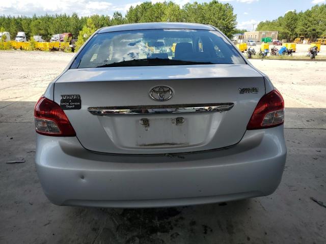 JTDBT923071145815 - 2007 TOYOTA YARIS SILVER photo 6