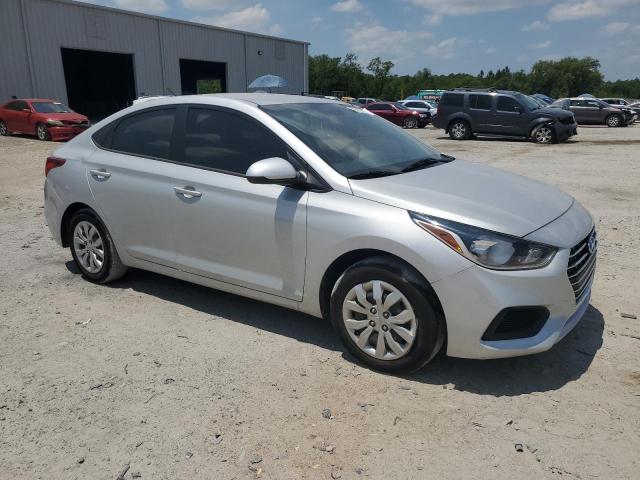 3KPC24A65ME132654 - 2021 HYUNDAI ACCENT SE SILVER photo 4