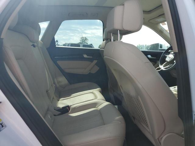 WA1CNAFY3J2216460 - 2018 AUDI Q5 PRESTIGE WHITE photo 11