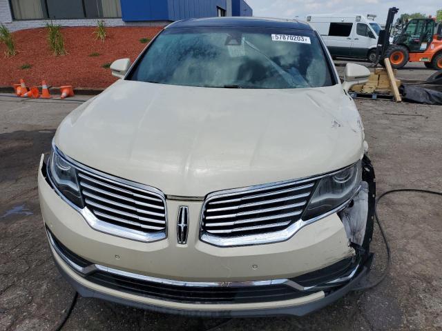 2LMTJ8LR1GBL71518 - 2016 LINCOLN MKX RESERVE CREAM photo 5