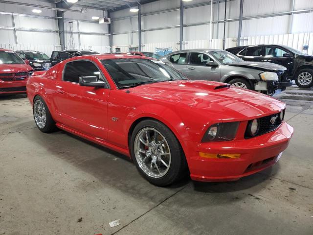 1ZVFT82H675201771 - 2007 FORD MUSTANG GT RED photo 4