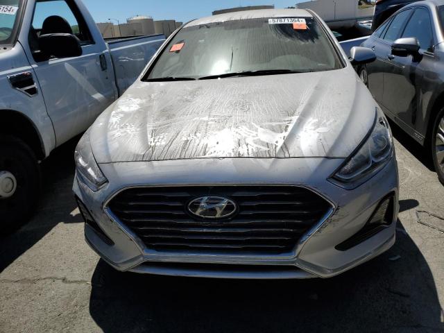 5NPE24AF4KH773568 - 2019 HYUNDAI SONATA SE SILVER photo 5