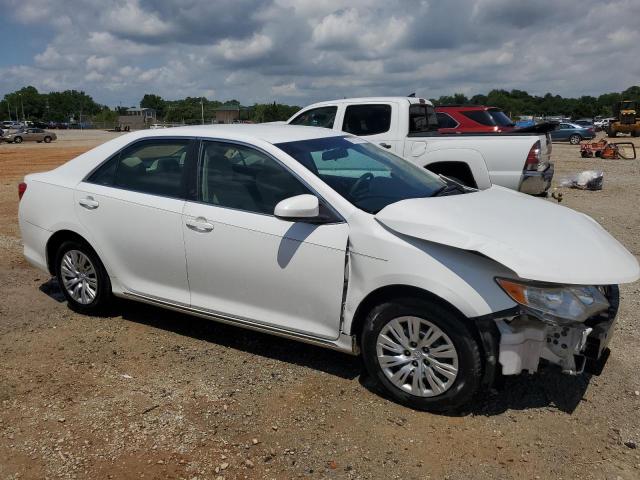 4T1BF1FK3CU600428 - 2012 TOYOTA CAMRY BASE WHITE photo 4