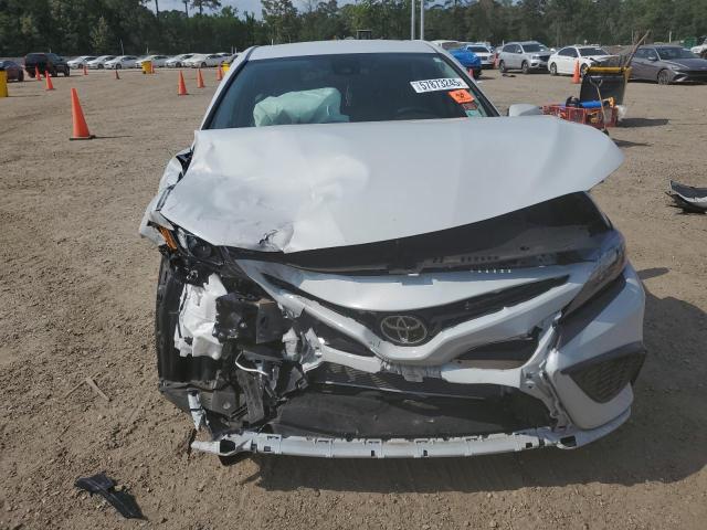 4T1G11AK5PU164067 - 2023 TOYOTA CAMRY SE NIGHT SHADE WHITE photo 5