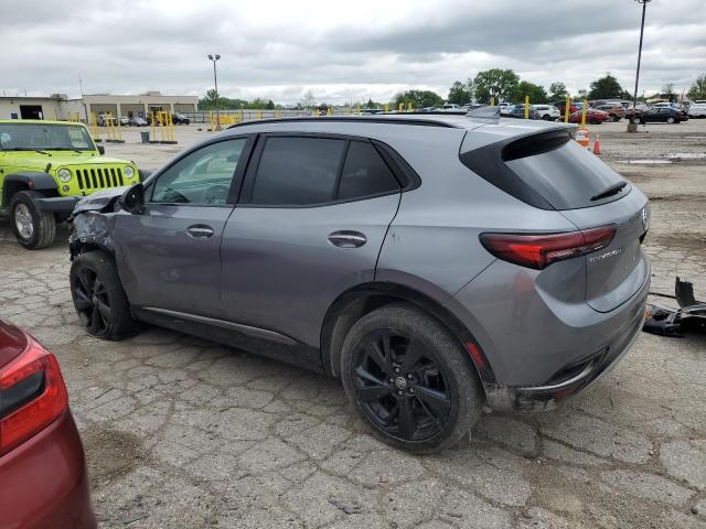 LRBFZNR49ND109736 - 2022 BUICK ENVISION ESSENCE رمادي صورة 2