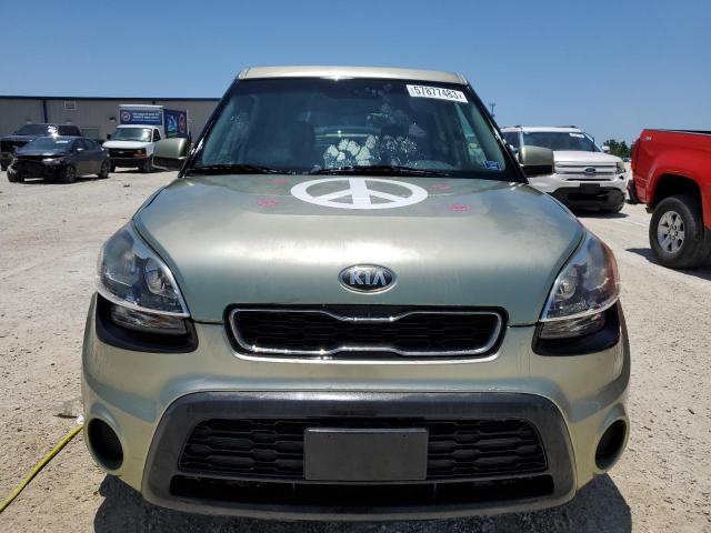 KNDJT2A53D7597417 - 2013 KIA SOUL GREEN photo 5