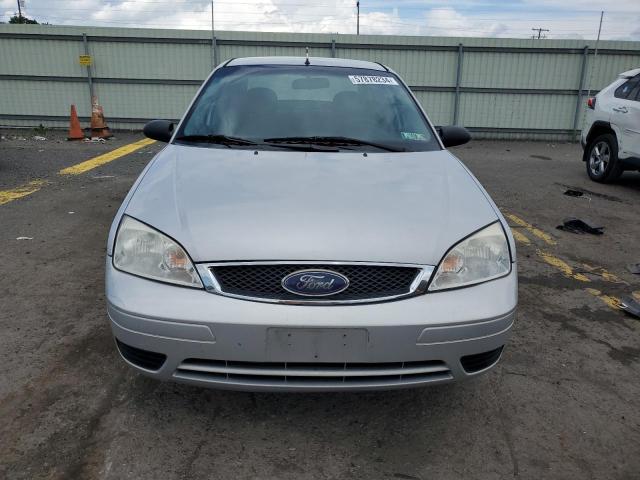 1FAFP34N37W279471 - 2007 FORD FOCUS ZX4 SILVER photo 5