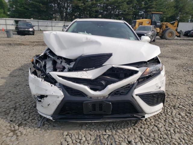 4T1G11BK7PU076846 - 2023 TOYOTA CAMRY SE NIGHT SHADE WHITE photo 5